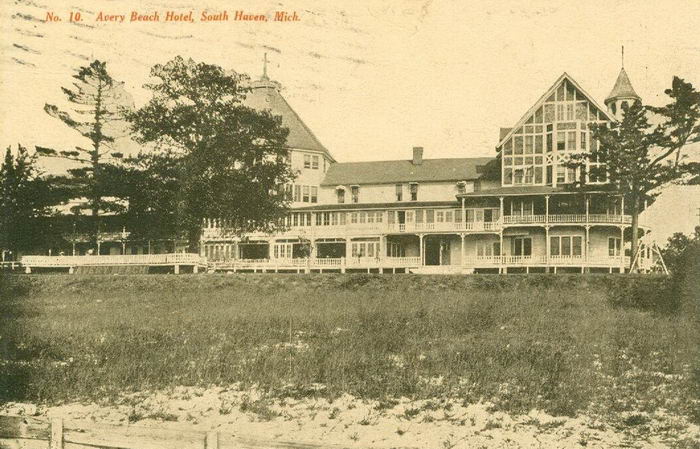 Avery Beach Casino - Old Postcard